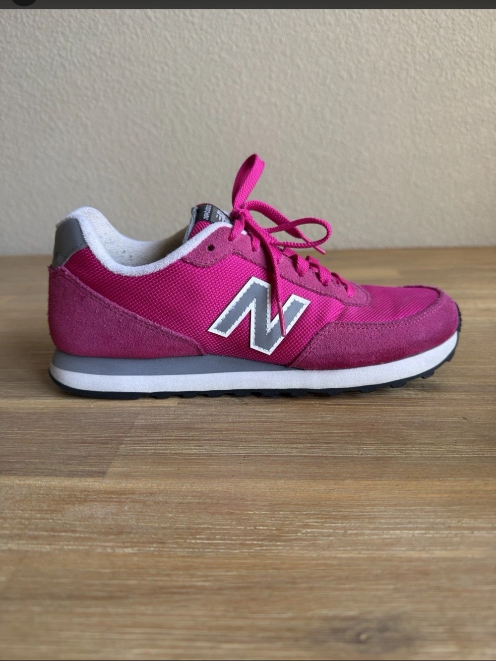 New Balance 411 Running Walking Tennis Shoes Women’s Size 9 Pink White Gray - Picture 4 of 12